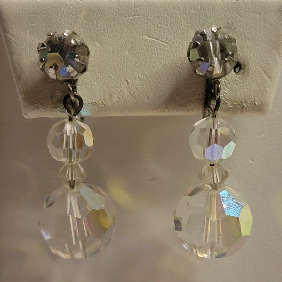 Vintage Jewelry - W17 Vintage Silver-tone & Clear Beaded Drop Screw-back Earrings